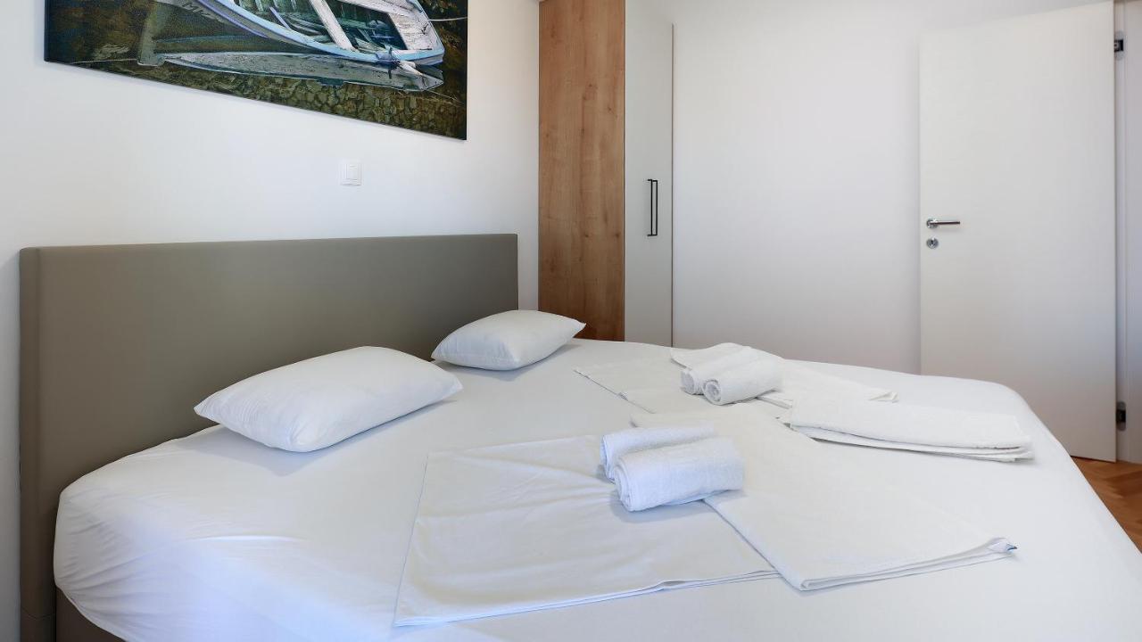 Apartments Tomy Novalja Luaran gambar
