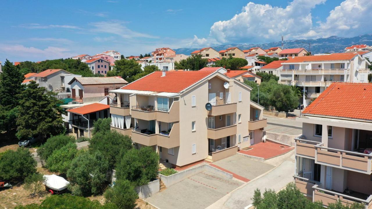 Apartments Tomy Novalja Luaran gambar