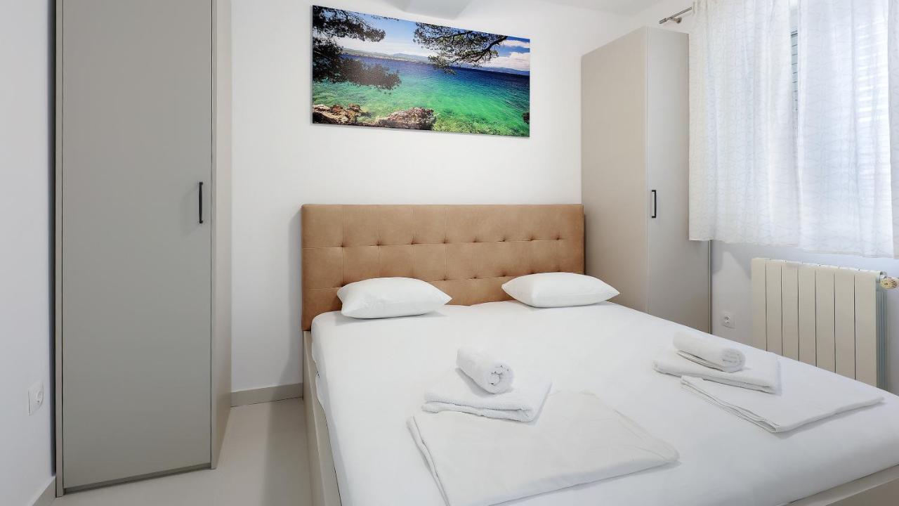 Apartments Tomy Novalja Luaran gambar