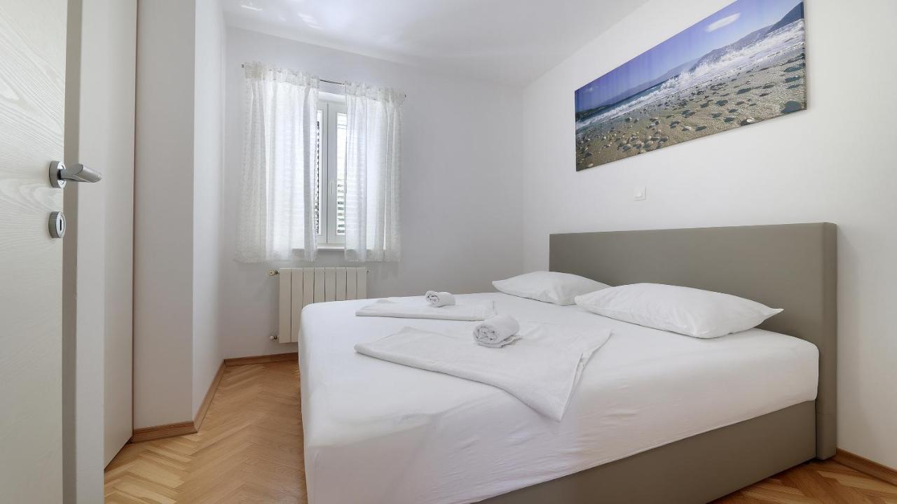 Apartments Tomy Novalja Luaran gambar