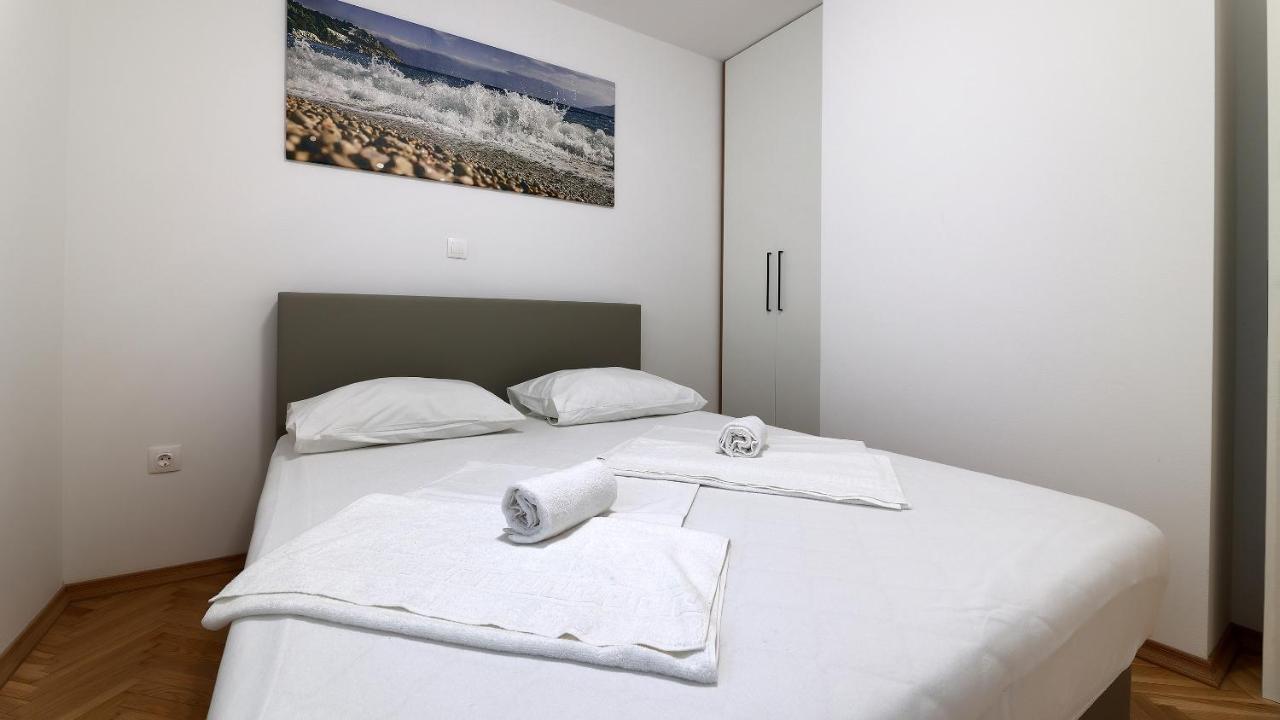 Apartments Tomy Novalja Luaran gambar