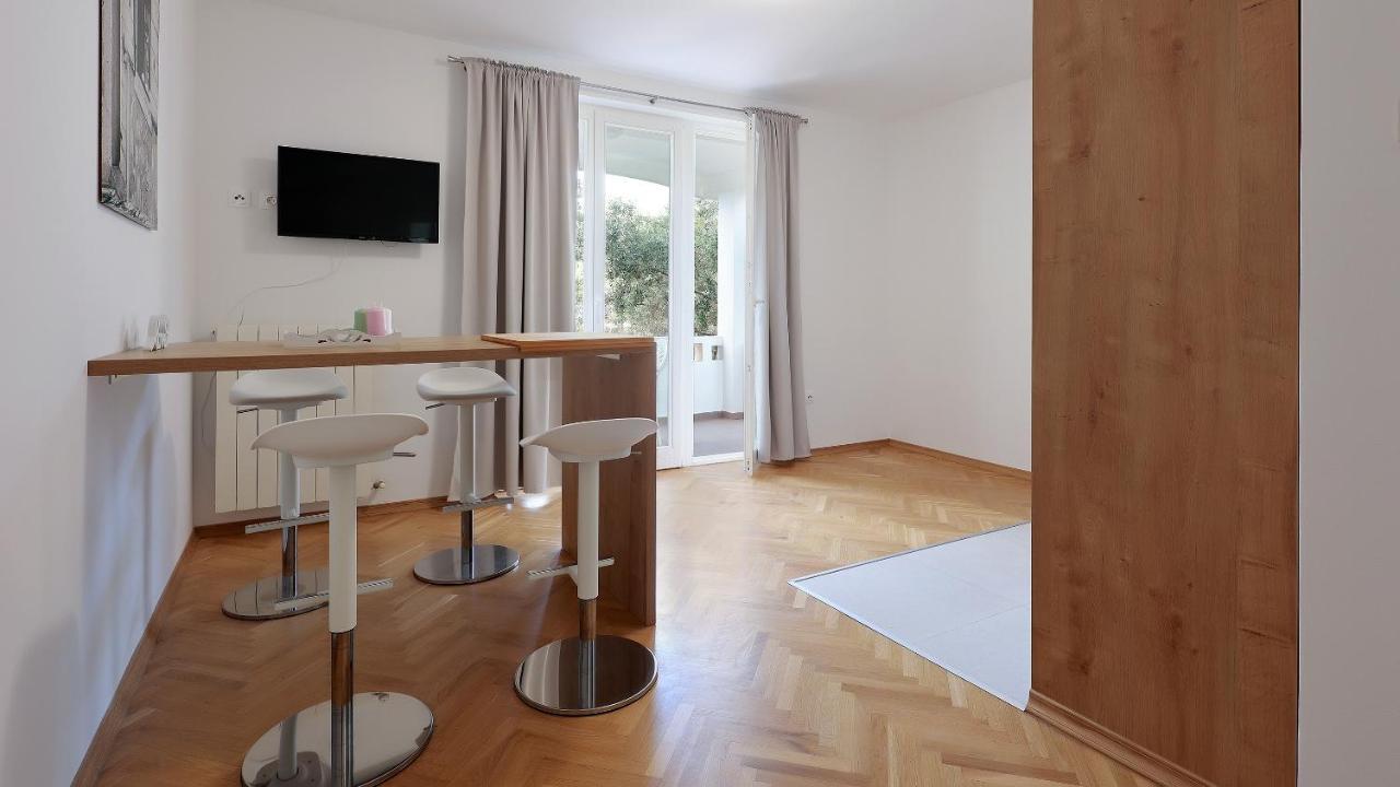 Apartments Tomy Novalja Luaran gambar
