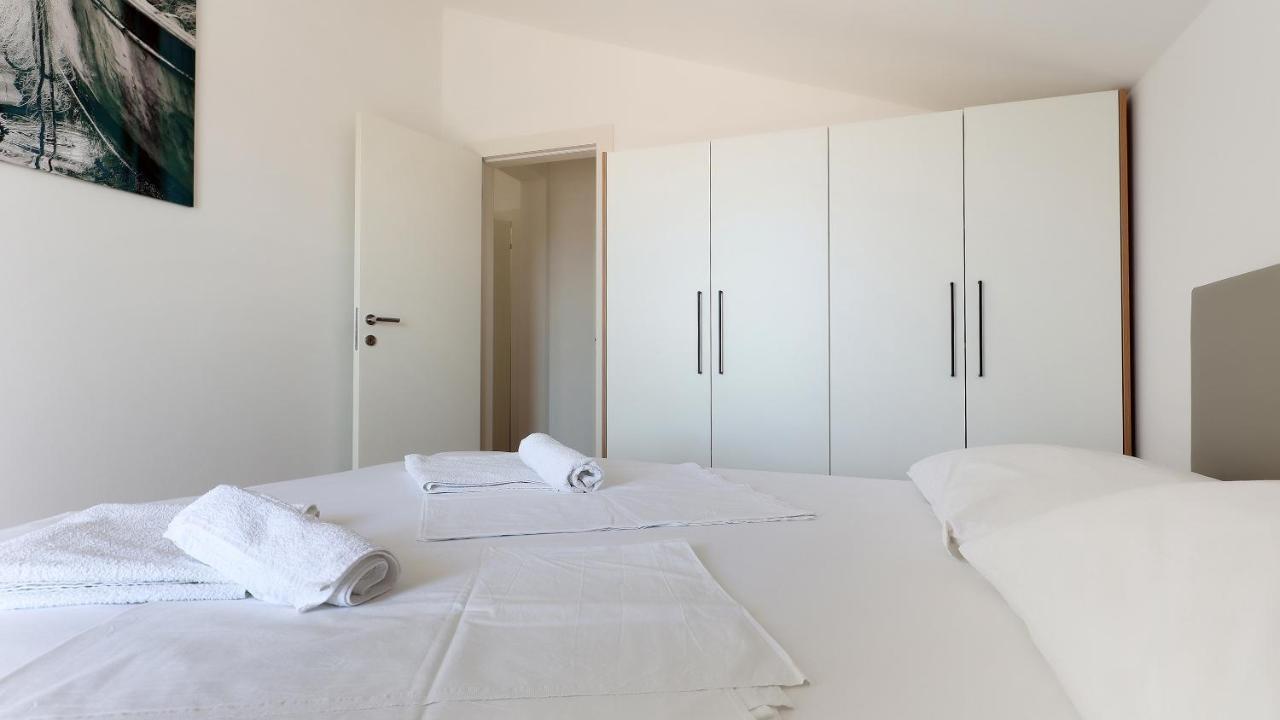 Apartments Tomy Novalja Luaran gambar