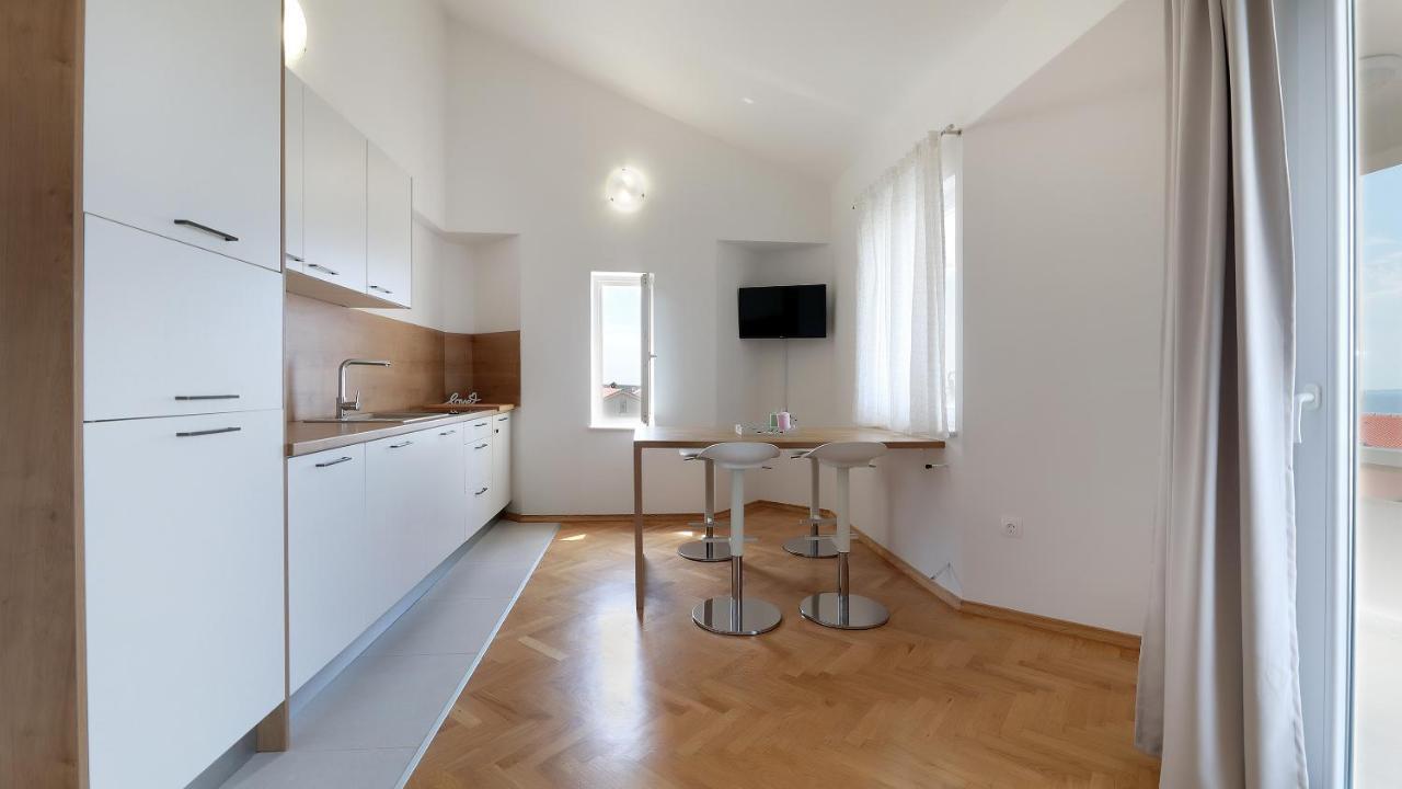 Apartments Tomy Novalja Luaran gambar