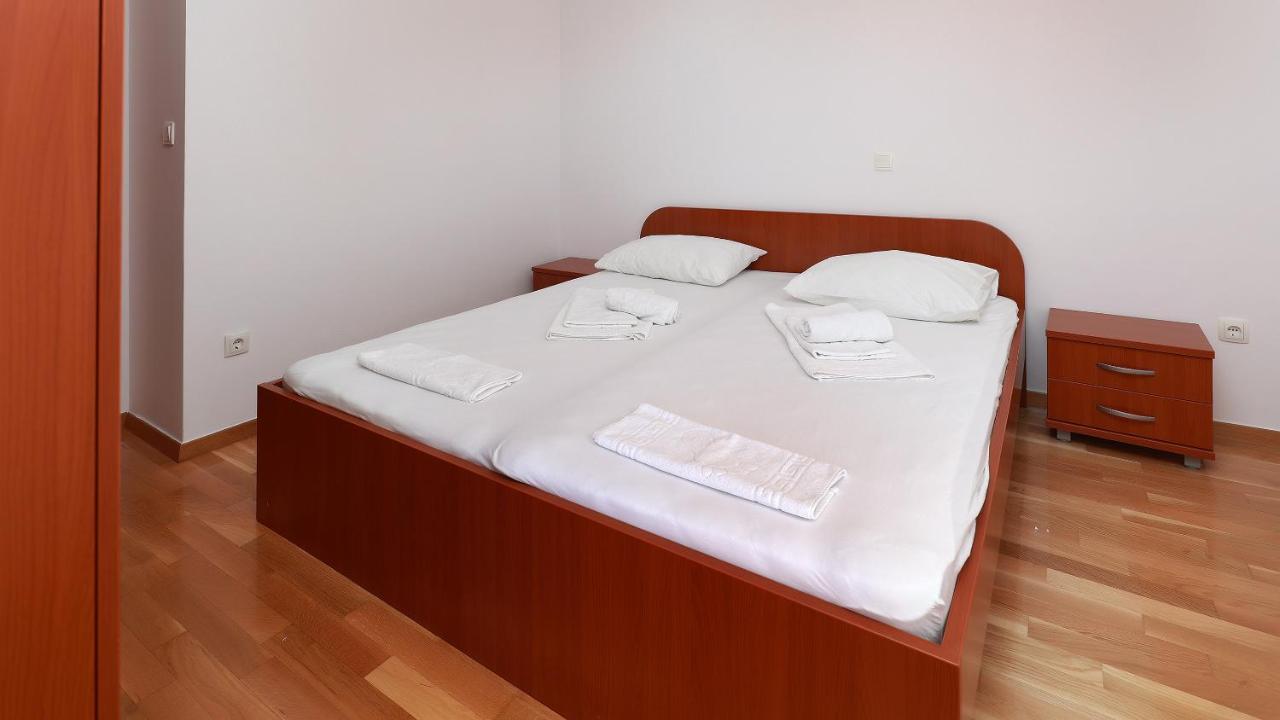 Apartments Tomy Novalja Luaran gambar