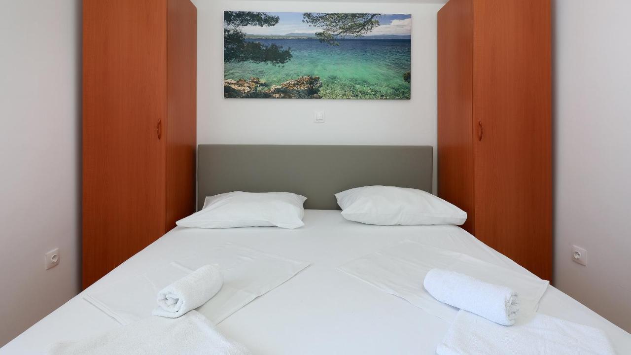 Apartments Tomy Novalja Luaran gambar