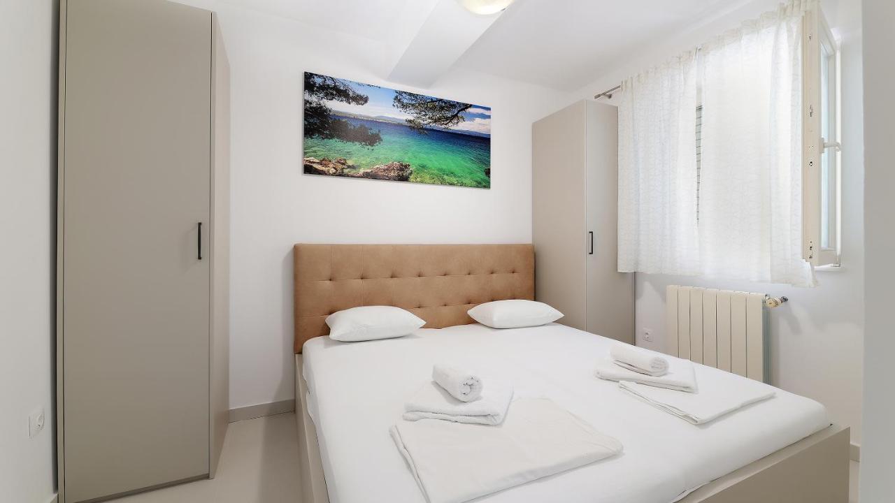 Apartments Tomy Novalja Luaran gambar