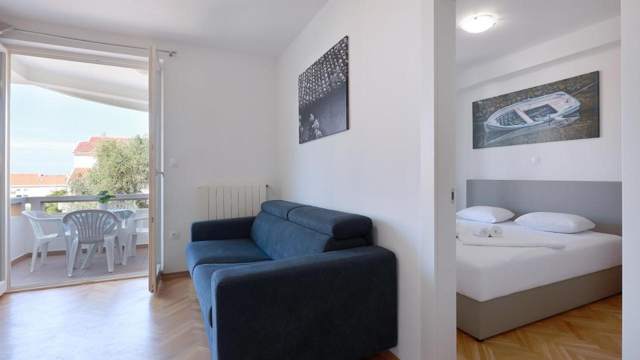 Apartments Tomy Novalja Luaran gambar