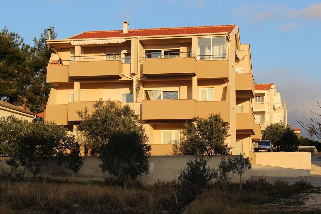 Apartments Tomy Novalja Luaran gambar