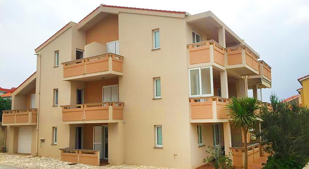 Apartments Tomy Novalja Luaran gambar